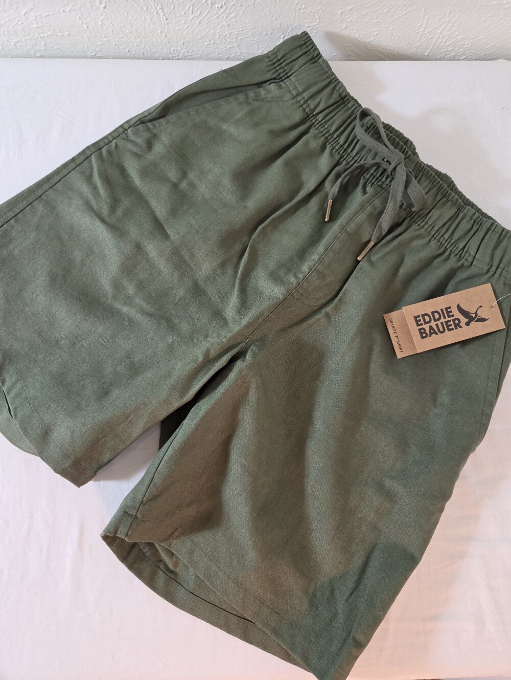 NWT Eddie Bauer Olive Green Elastic Waist Hybrid Linen Blend Shorts Size Small